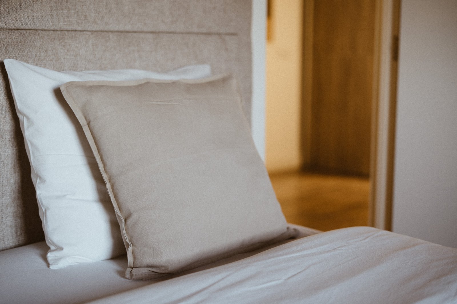 Cabin bed detail with linen cushions